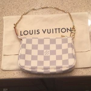 Louis Vuitton mini pochette accessoires new